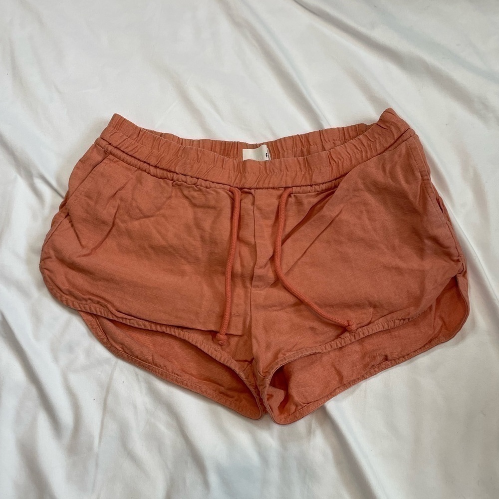 Wilfred Free size medium orange shorts